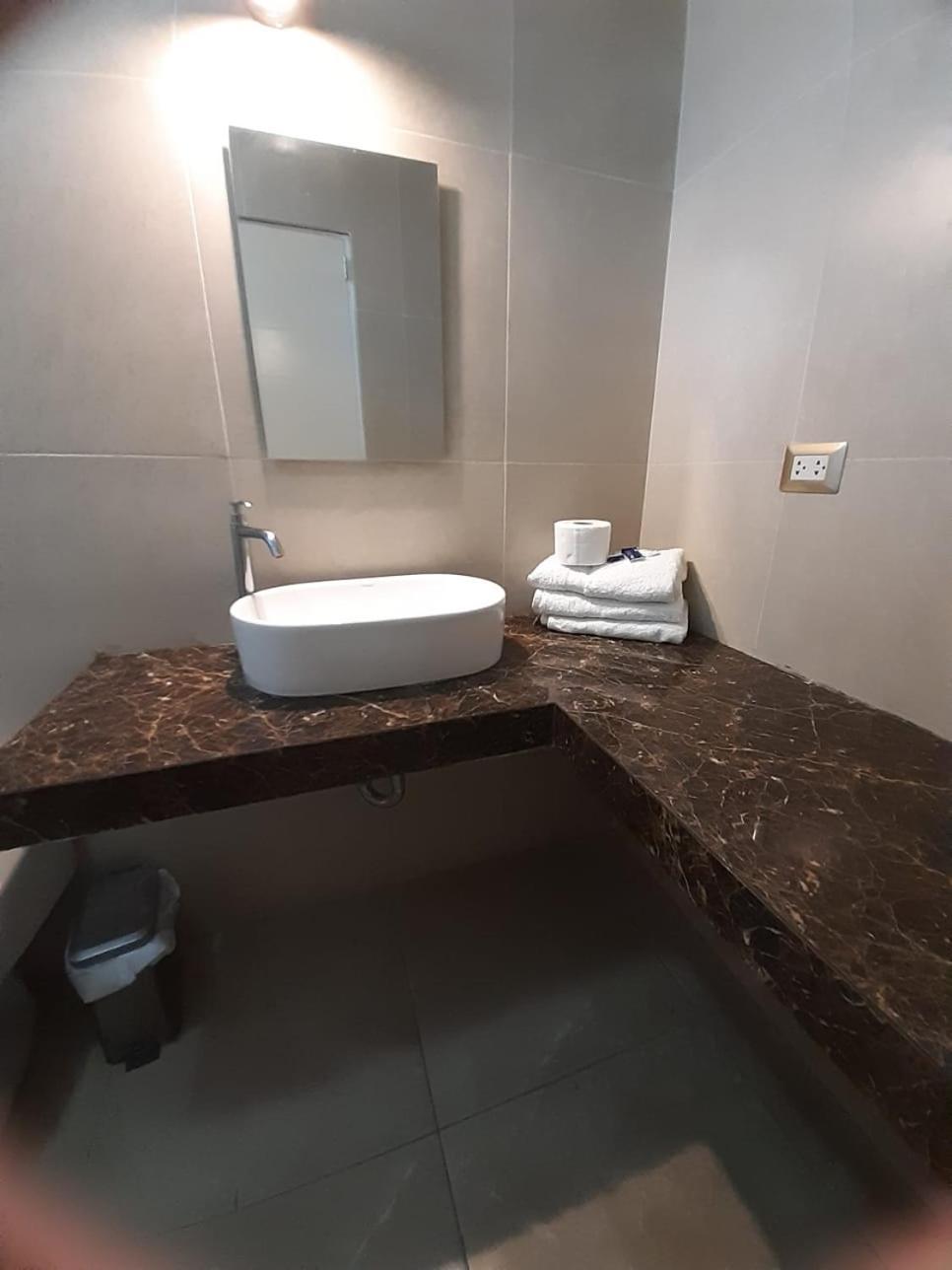 Hostel Willys House باراكاس المظهر الخارجي الصورة